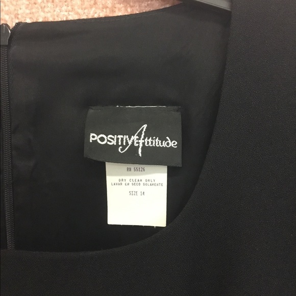 Dress - Picture 3 of 3